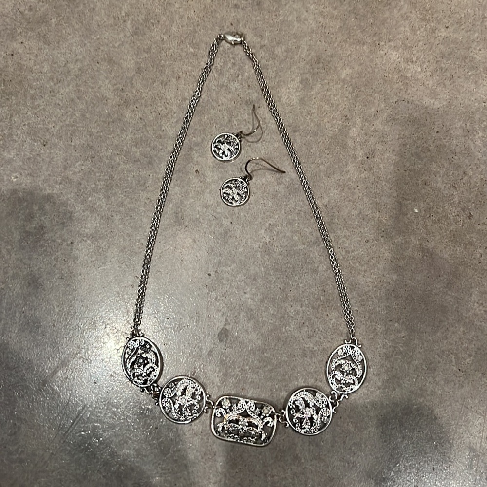 Beautiful unique/vintage necklace and earrings